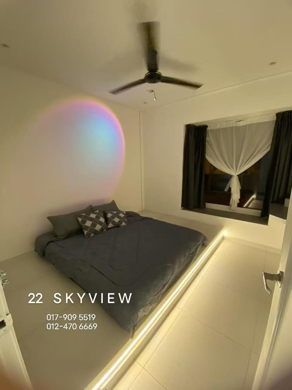 Отель 22 Skyview Букит-Мертаджам Экстерьер фото